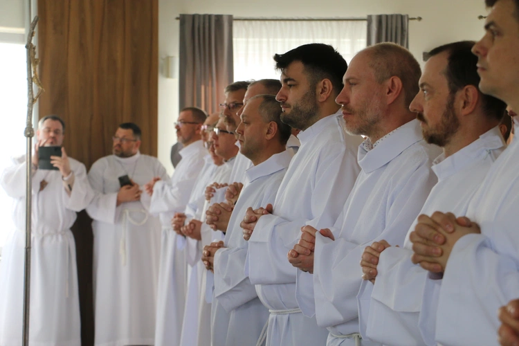 Popowo-Letnisko. Rekolekcje dla nadzwyczajnych szafarzy Komunii św.