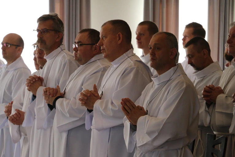 Popowo-Letnisko. Rekolekcje dla nadzwyczajnych szafarzy Komunii św.