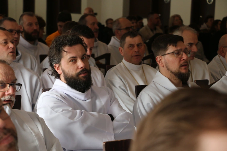 Popowo-Letnisko. Rekolekcje dla nadzwyczajnych szafarzy Komunii św.