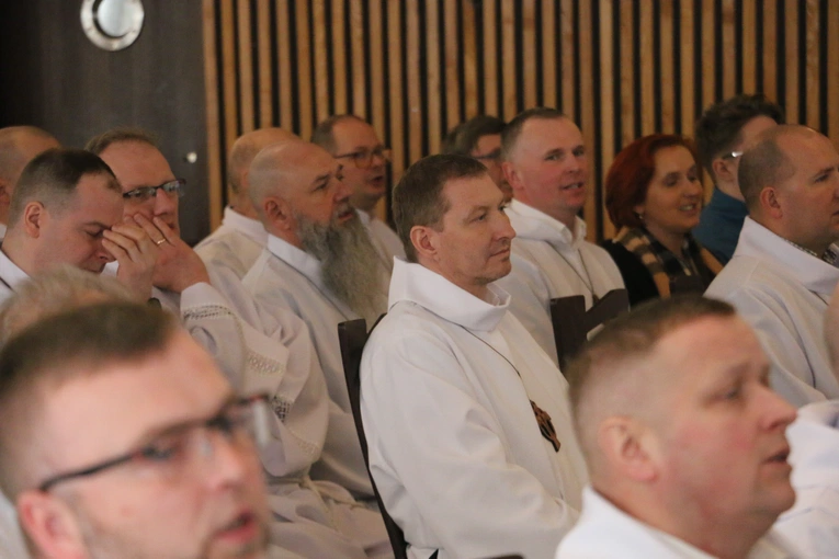 Popowo-Letnisko. Rekolekcje dla nadzwyczajnych szafarzy Komunii św.