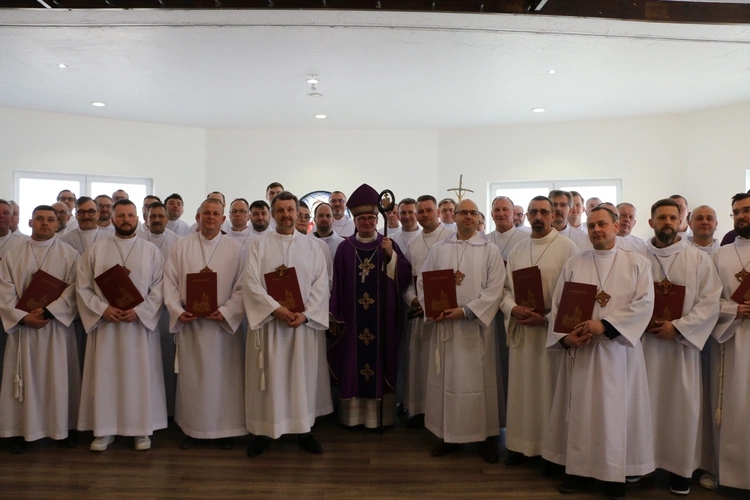 Popowo-Letnisko. Rekolekcje dla nadzwyczajnych szafarzy Komunii św.