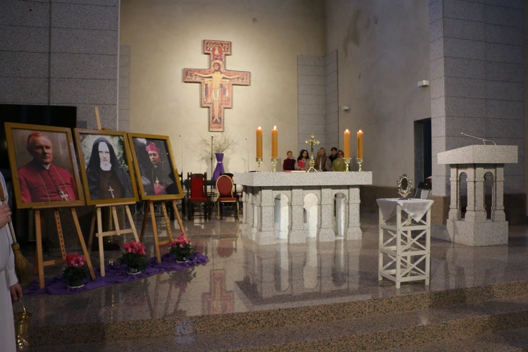Modlin Twierdza. Ziemia z obozu w Działdowie w parafii pw. św. Barbary