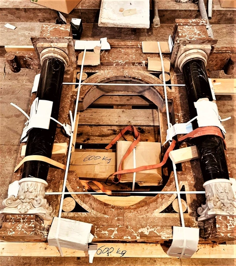 Zabytkowy ołtarz z Ratyzbony stanie u ojców Bernardynów