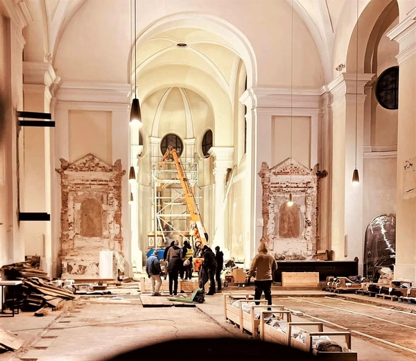 Zabytkowy ołtarz z Ratyzbony stanie u ojców Bernardynów