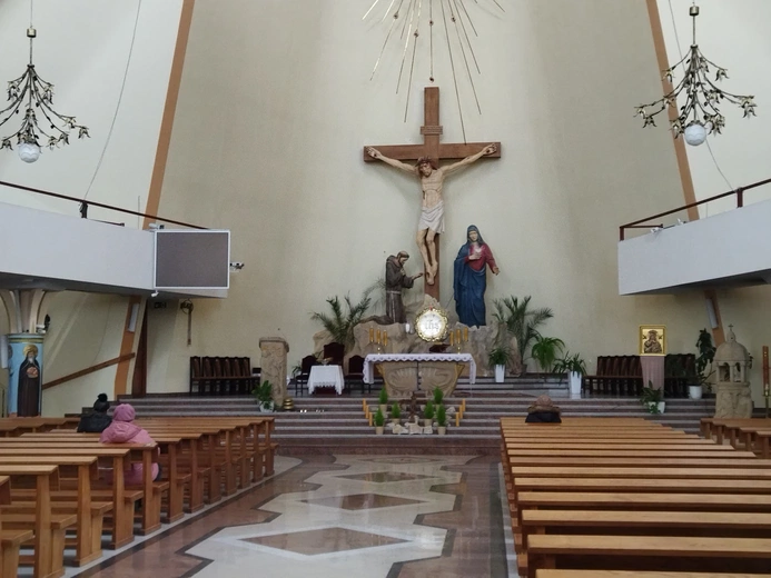 Zabytkowy ołtarz z Ratyzbony stanie u ojców Bernardynów