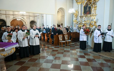 Posługa lektoratu