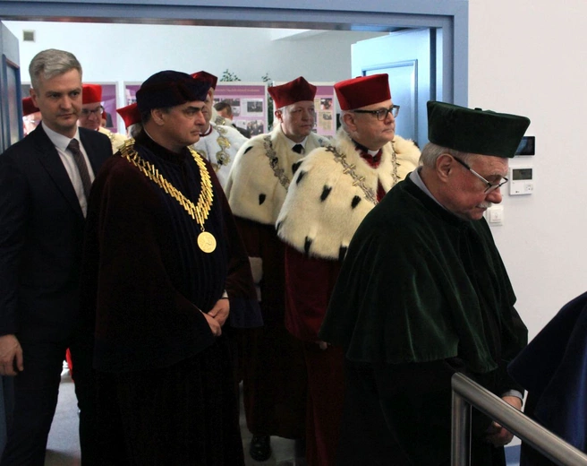 Święto Uniwersytetu Opolskiego. Abp Alfons Nossol uczczony tytułem Honorowego Senatora UO