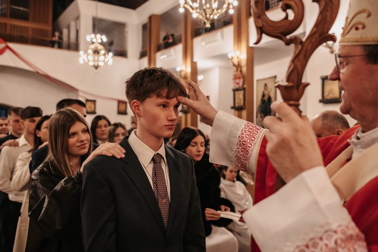 Bierzmowanie w parafii pw. Miłosierdzia Bożego w Gdańsku-Migowie