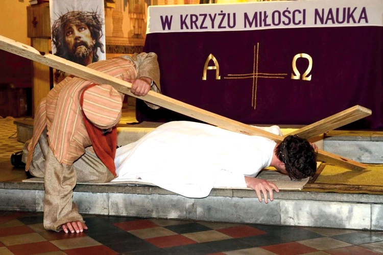 W tych nabożeństwach można uczestniczyć po raz czwarty.