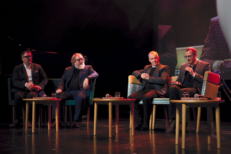 Prelegenci od prawej: prof. Aleksander Bańka, ks. Stanisław Kołata, pastor Mirosław Kulec, prezydent Bielska-Białej Jarosław Klimaszewski.