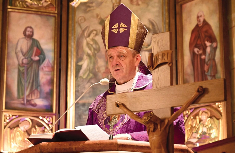 Biskup bielsko-żywiecki przewodniczył wielkopostnej modlitwie w bielskiej katedrze.