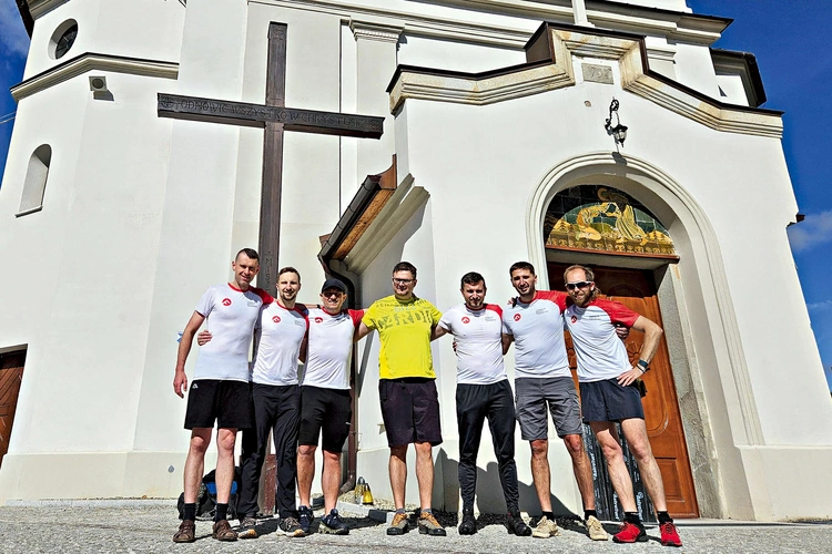 Mateusz przyznaje, że w grupie ma prawdziwych przyjaciół, na których zawsze może liczyć.