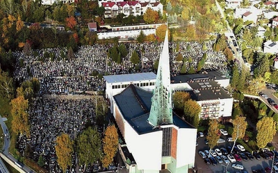 Świątynia jest jedną z najoryginalniejszych konstrukcji sakralnych w archidiecezji.