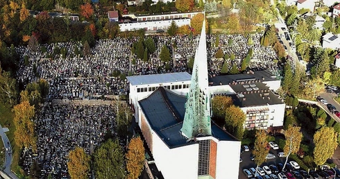 Świątynia jest jedną z najoryginalniejszych konstrukcji sakralnych w archidiecezji.