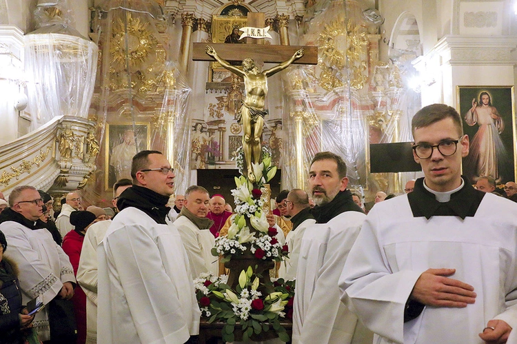 	Krzyż jest pamiątką pierwszych misji świętych w parafii św.  Michała Archanioła w Lublinie.