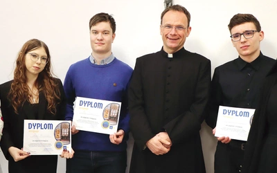 Etap diecezjalny wygrał Piotr Mazurowski; drugie miejsce zajął Bartosz Gadziński, zaś trzecie – Oliwia Piaseczna.