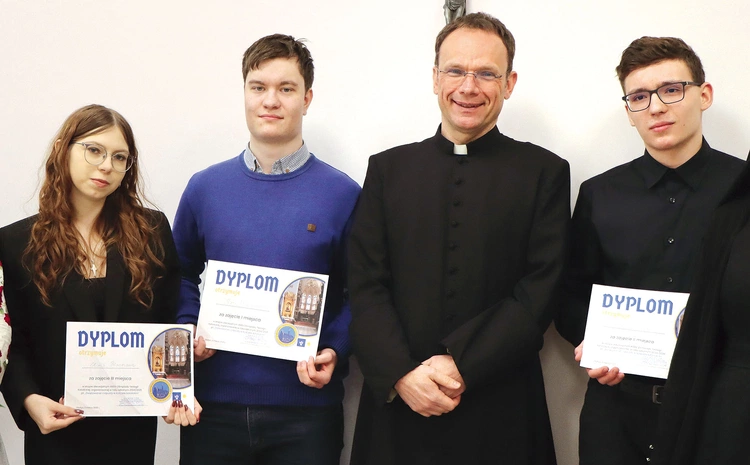 Etap diecezjalny wygrał Piotr Mazurowski; drugie miejsce zajął Bartosz Gadziński, zaś trzecie – Oliwia Piaseczna.