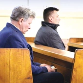 Nie tylko kobiety czują się dobrze w Kościele.