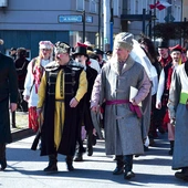Obrzęd rozpoczął pochód uczestników. 