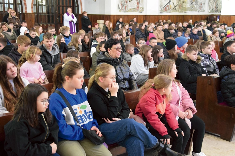 Występ obejrzało kilkaset osób.