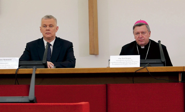 Abp Kupny nie ukrywa, że trudno dojść do porozumienia. 