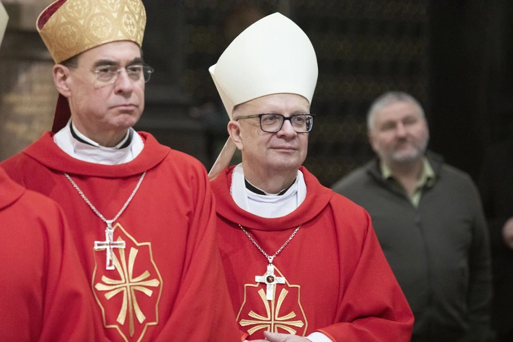 Episkopat Polski w archikatedrze warszawskiej