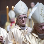 Biskupi podczas modlitwy za papieża Franciszka