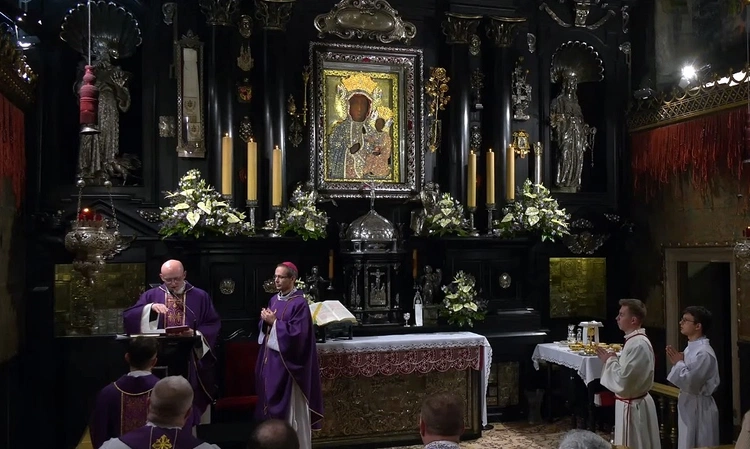Maturzyści na Jasnej Górze. "Pokładajcie nadzieję w Panu"