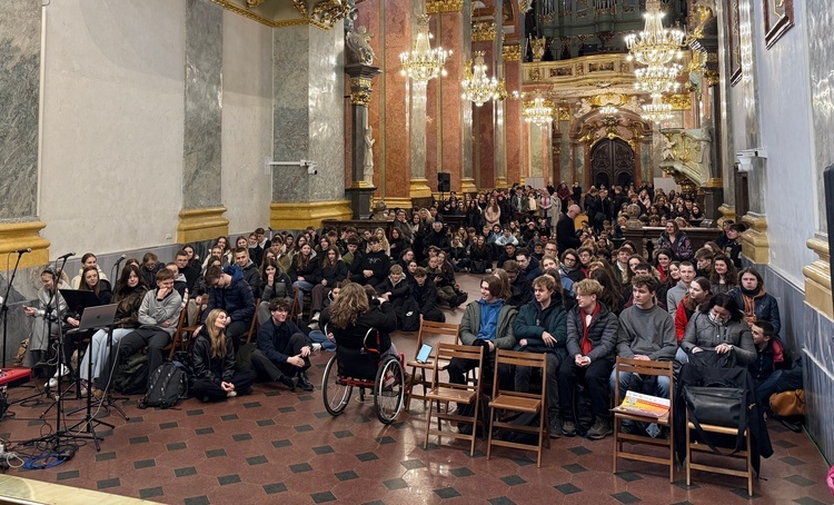 Maturzyści na Jasnej Górze. "Pokładajcie nadzieję w Panu"