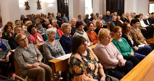W Głogowie rozpoczęły się rekolekcje dla parafialnych zespołów Caritas