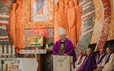 Bp Szlachetka: Kto pomaga ubogiemu, służy samemu Jezusowi