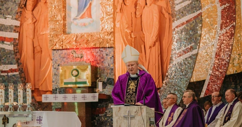 Bp Szlachetka: Kto pomaga ubogiemu, służy samemu Jezusowi