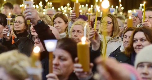 Patrz na Jezusa Ukrzyżowanego