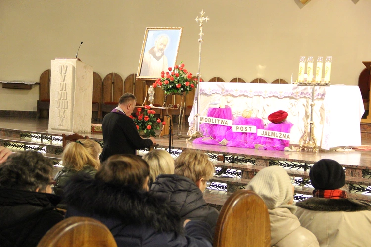 Nowy Sącz. Wielkopostny dzień skupienia dla grup o. Pio