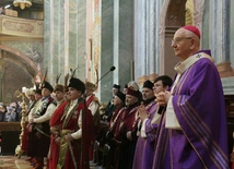 Abp Budzik odznaczony Szablą Kilińskiego