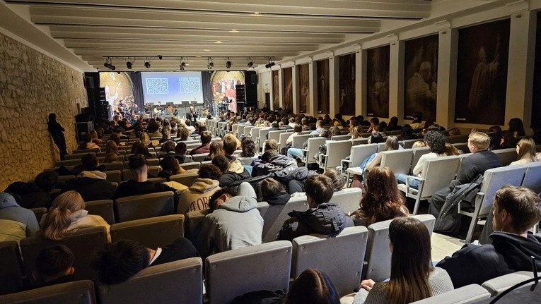 Maturzyści diecezji zielonogórsko-gorzowskiej na Jasnej Górze