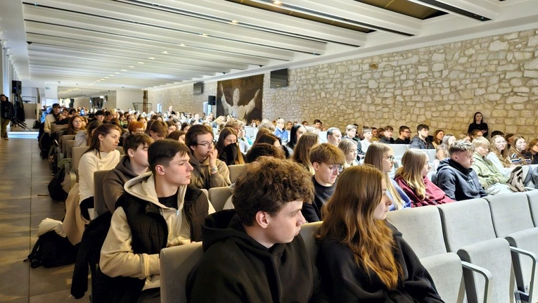 Maturzyści diecezji zielonogórsko-gorzowskiej na Jasnej Górze