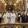 Bp Adrian Put na Jasnej Górze zachęcał maturzystów do spojrzenia w niebo