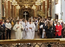 Bp Adrian Put na Jasnej Górze zachęcał maturzystów do spojrzenia w niebo