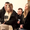 	Prelekcjom nt. męskiego serca przysłuchiwali się z uwagą zarówno chłopcy, jak i dziewczęta.