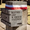 	Grób ks. Góreckiego na cmentarzu ofiar hitleryzmu na gdańskiej Zaspie. Ten smutny napis widnieje na wielu mogiłach tej nekropolii.