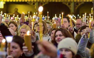 	Po Komunii Świętej obyło się nabożeństwo przekazania Płomienia Miłości Niepokalanego Serca Maryi.