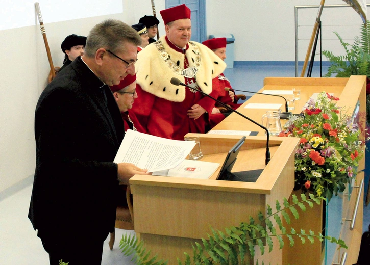 	Laudację wygłosił ks. Zygfryd Glaeser.