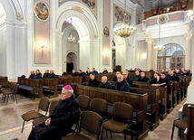 	Wśród słuchaczy był bp Krzysztof Nitkiewicz.