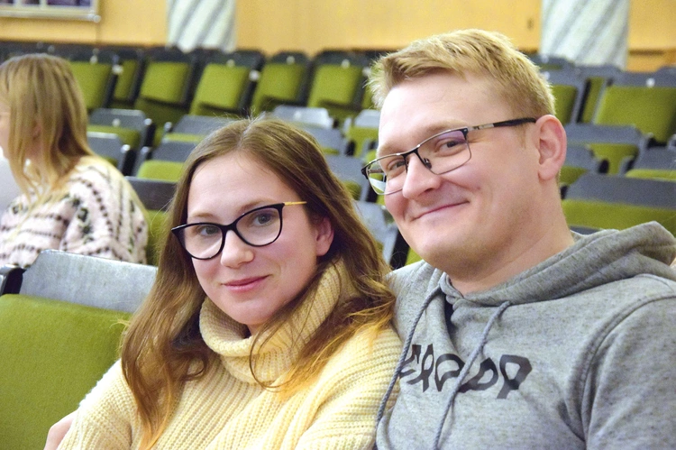 	Kursy przedmałżeńskie stają się coraz popularniejsze.