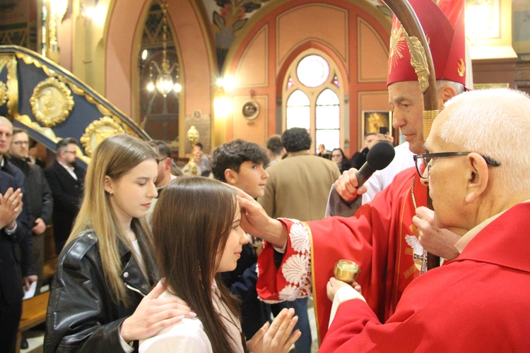 Nowy Sącz. Bierzmowanie w kościele św. Kazimierza 2025