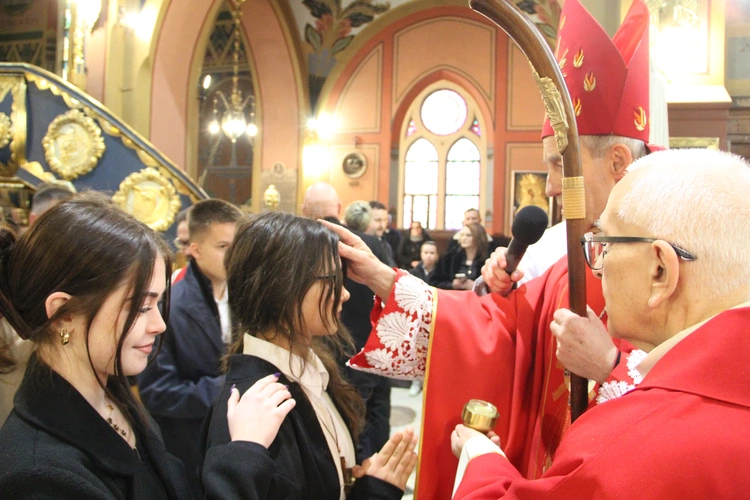 Nowy Sącz. Bierzmowanie w kościele św. Kazimierza 2025