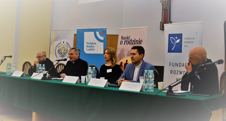 Godność osoby ludzkiej a humanizacja zwierząt - gdzie leży granica?