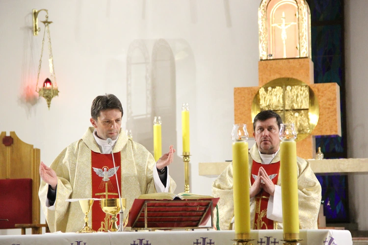 Dębica. Błogosławieństwo wznowionej poradni w parafii Matki Bożej Anielskiej
