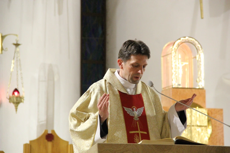 Dębica. Błogosławieństwo wznowionej poradni w parafii Matki Bożej Anielskiej